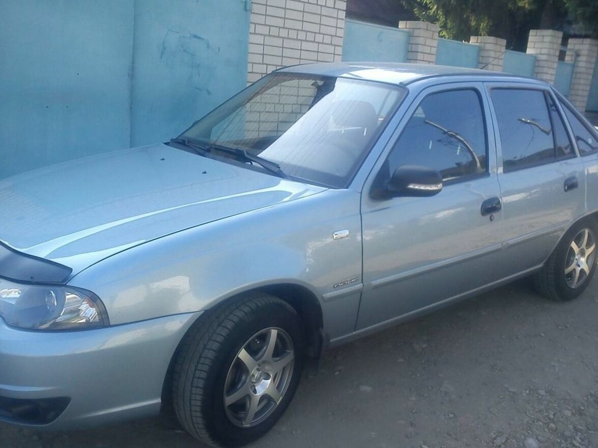 Черный дым дэу нексия