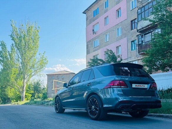2017 Mercedes-Benz GLE 350 I (W166), серый, 4800000 рублей - вид 4