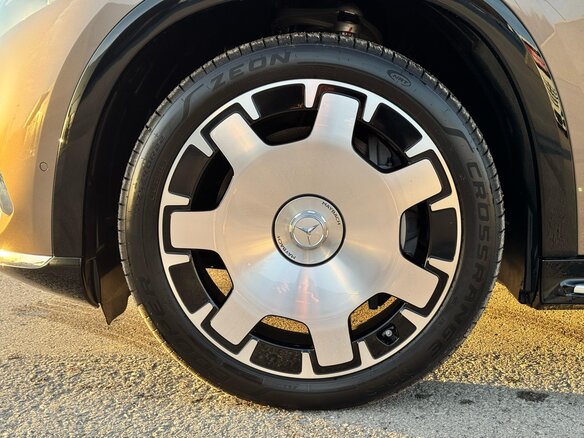 2024 Mercedes-Benz Maybach EQS SUV 680, чёрный, 22000000 рублей - вид 12