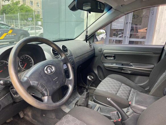 Купить б/у Great Wall Hover H3 I 2.0 MT (115 л.с.) 4WD бензин механика ...