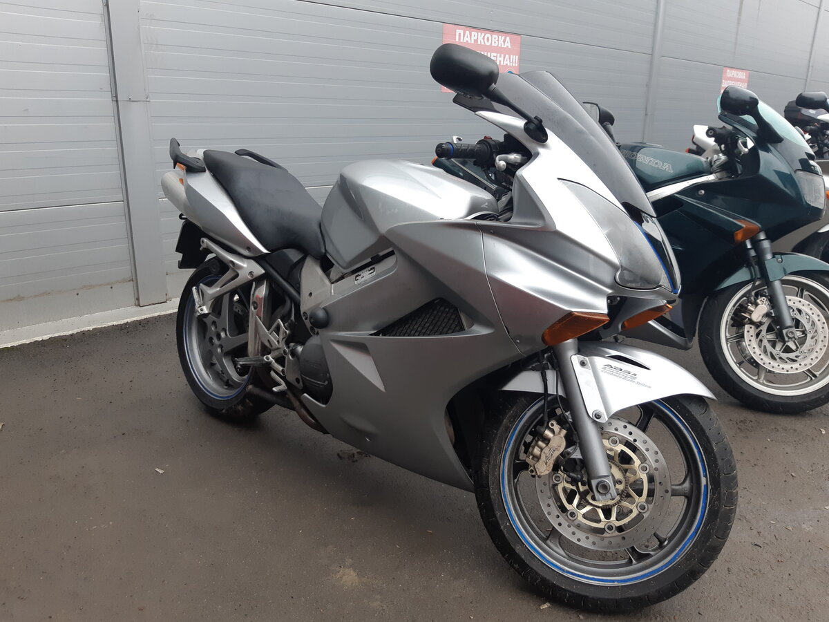 Honda VFR 2005