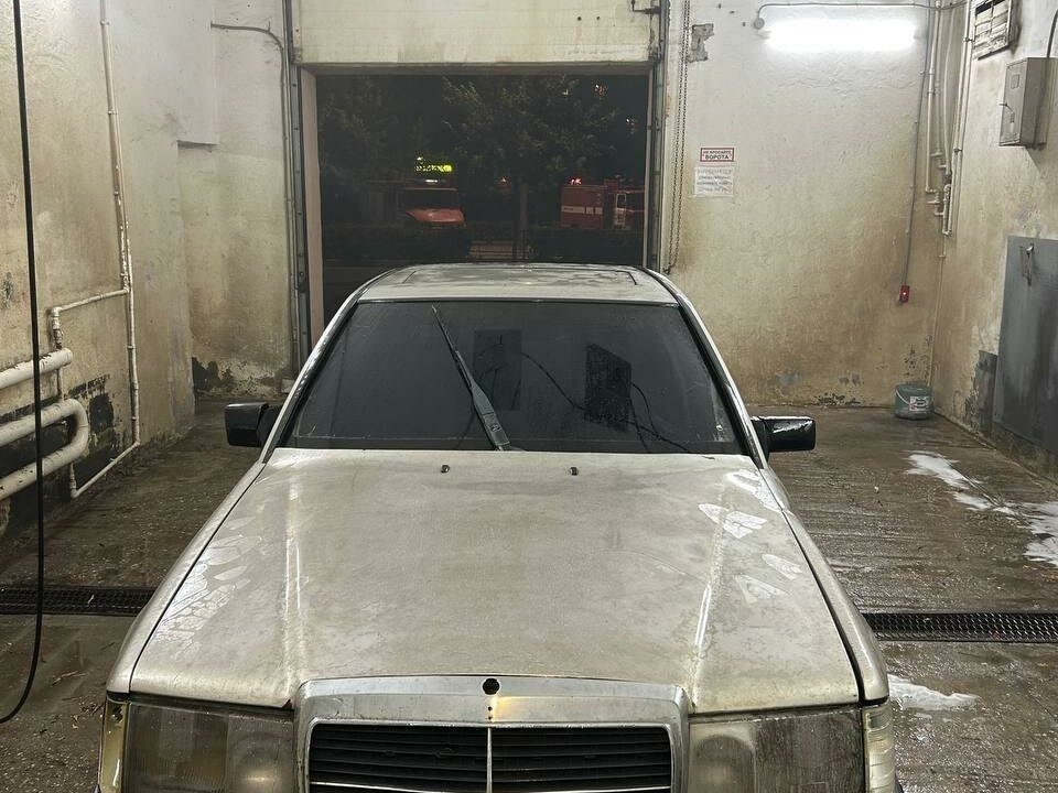 Купить б/у Mercedes-Benz W124 1984-1993 200 2.0 MT (136 л.с.) бензин ...