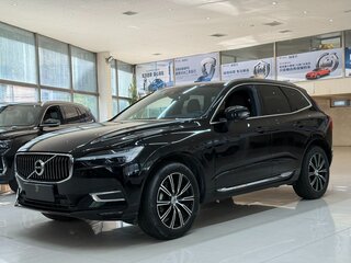 2021 Volvo XC60 II Рестайлинг, чёрный, 3650000 рублей, вид 1
