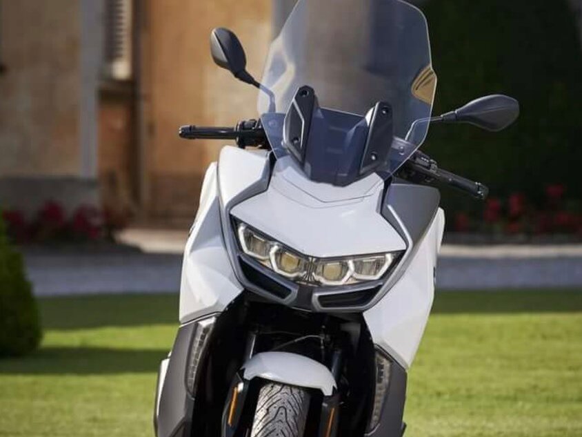 Скутер BMW C 400 gt