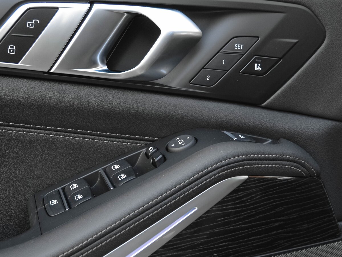 BMW X5 - фото 17