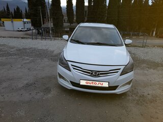 2015 Hyundai Solaris I Рестайлинг, белый, 700000 рублей, вид 1
