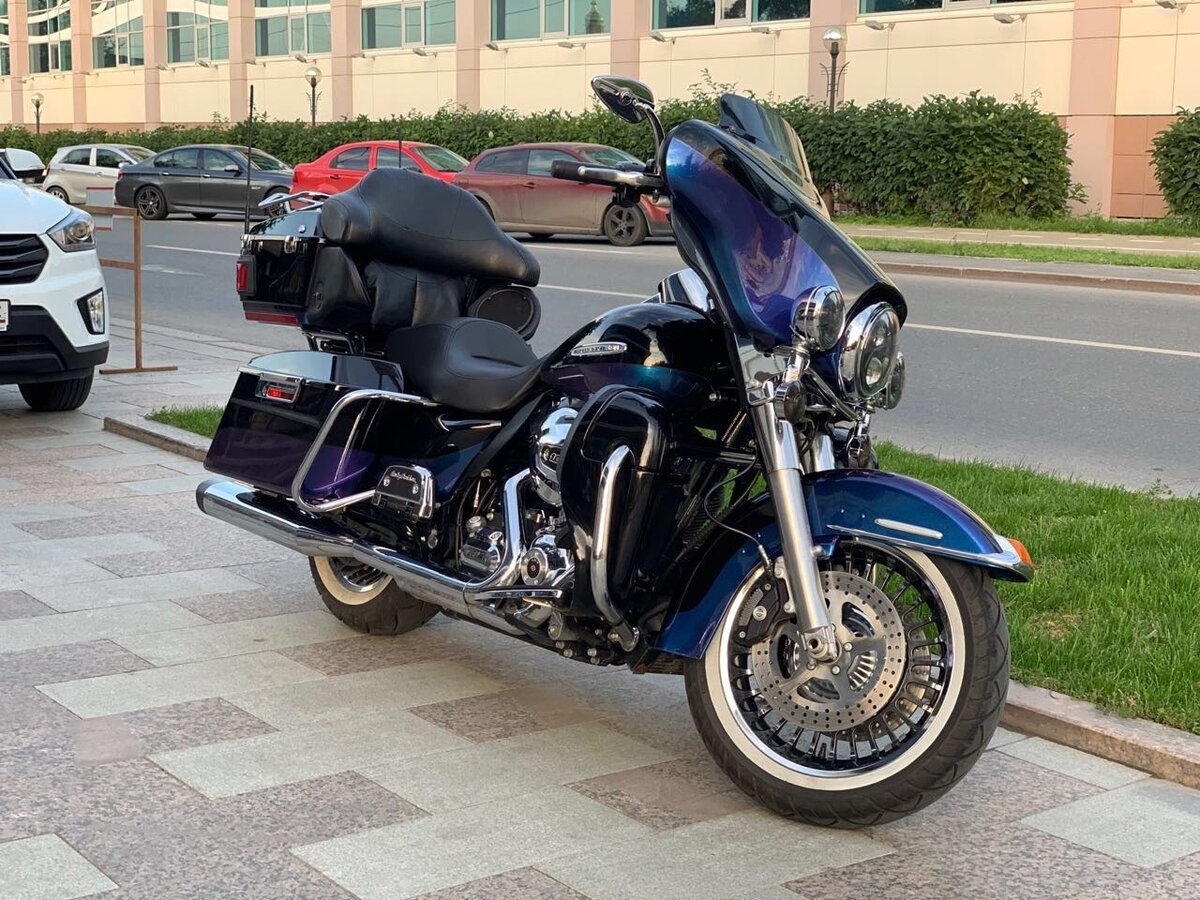 Harley Davidson Electra Glide черный