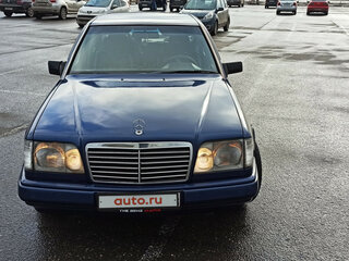 1993 Mercedes-Benz E-Класс 220 I (W124), синий, 500000 рублей, вид 1