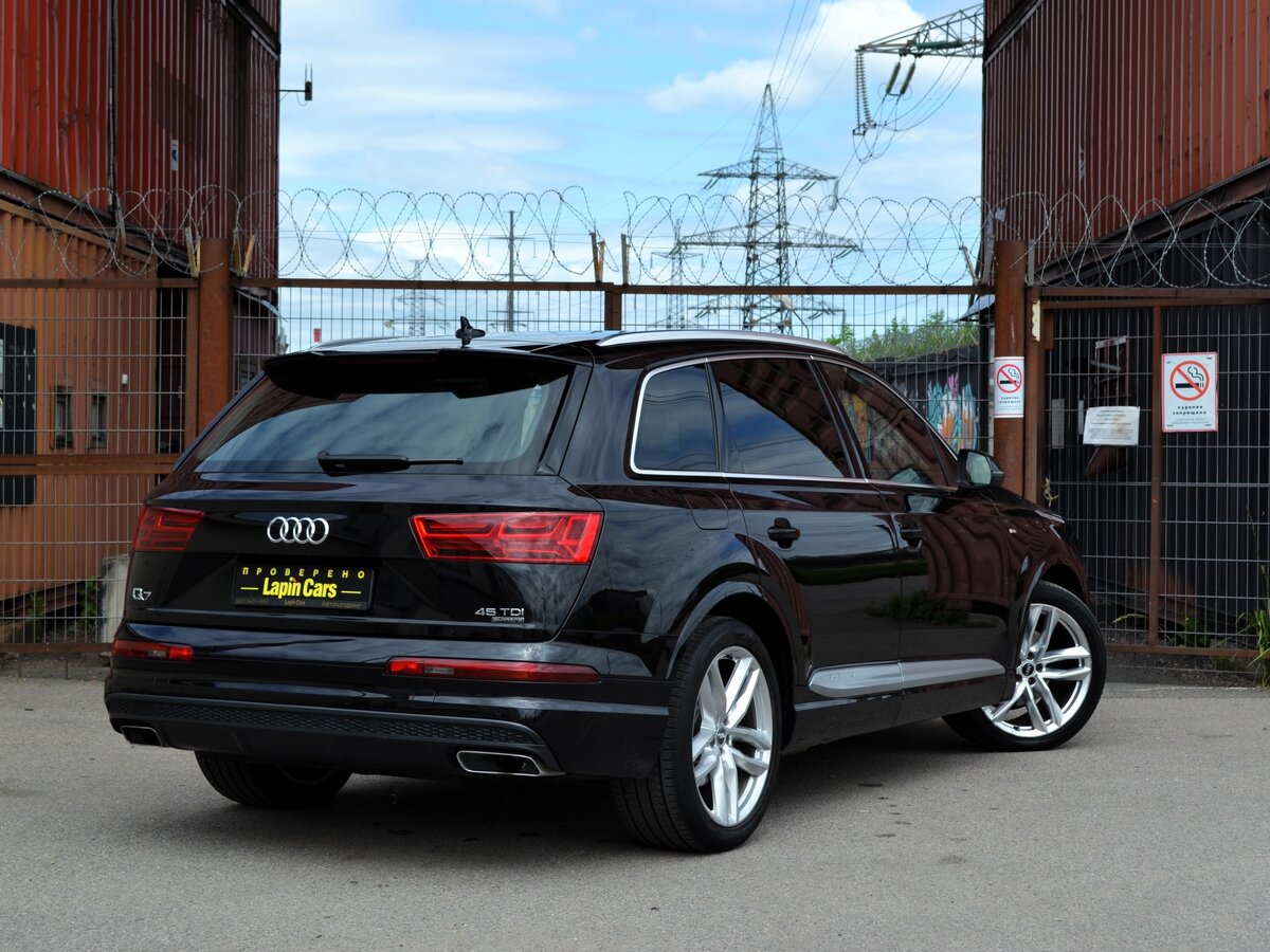 AUDI Q7 - фото 6