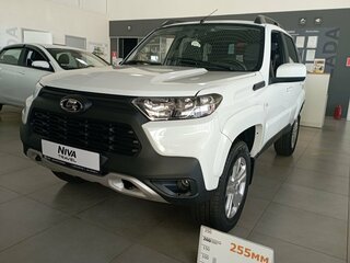 2025 Lada (ВАЗ) Niva I Рестайлинг (Travel), белый, 1614000 рублей, вид 1