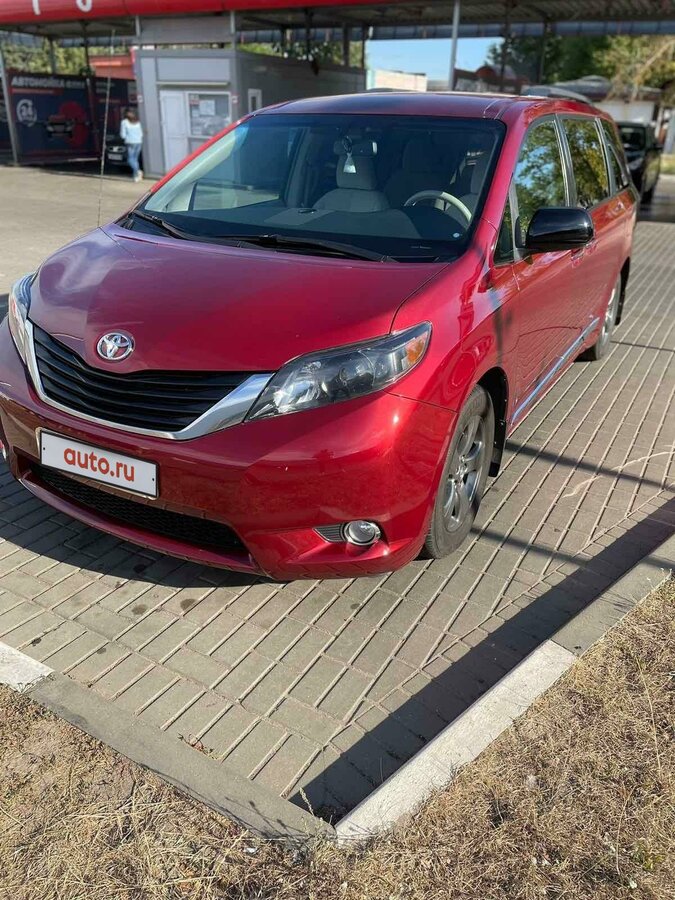 Toyota sienna iii