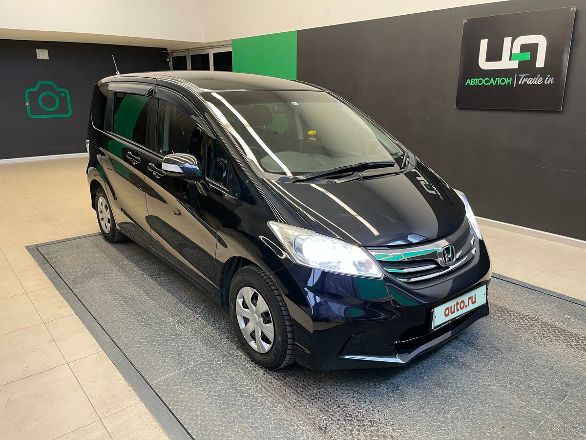 Honda Freed Spike, 2012