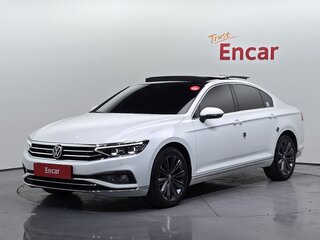 2021 Volkswagen Passat B8 Рестайлинг, белый, 1992000 рублей, вид 1