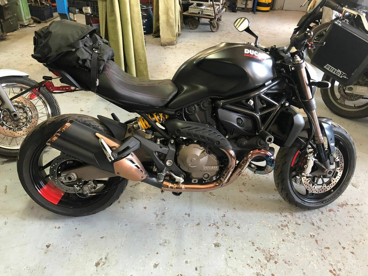 Ducati monster on sale 821 saddlebags