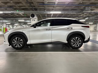 2023 Lexus RZ 450e, белый, 6222000 рублей, вид 4