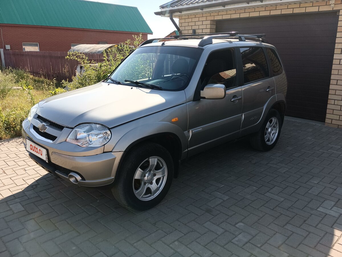 Купить б/у Chevrolet Niva I Рестайлинг 1.7 MT (80 л.с.) 4WD бензин ...
