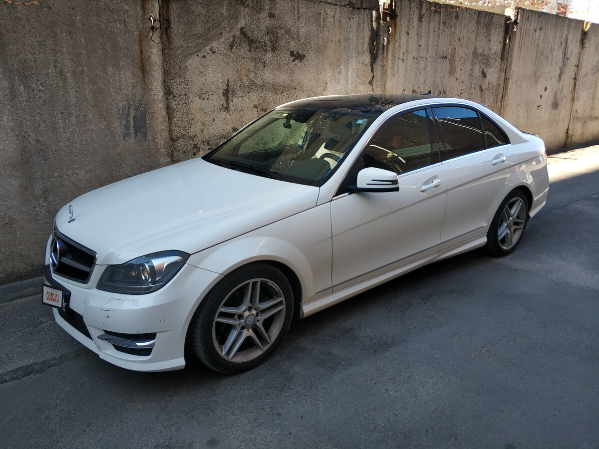 Мерседес w204 белый черная крыша