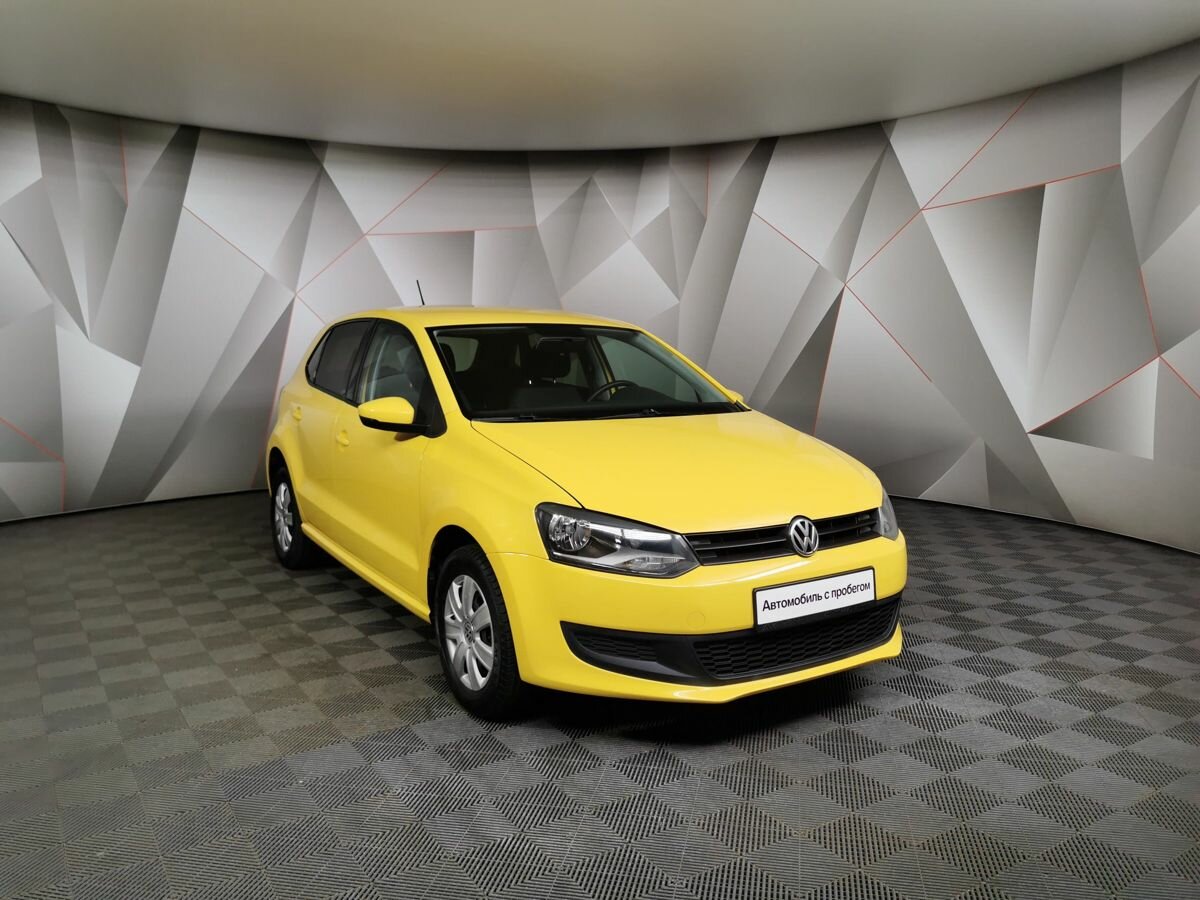 Купить б/у Volkswagen Polo V 1.4 AMT (85 л.с.) бензин робот в Москве