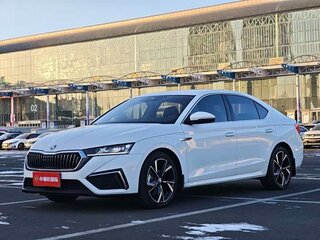 2021 Skoda Octavia IV (A8), белый, 2200000 рублей, вид 1