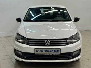 2017 Volkswagen Polo V Рестайлинг, белый, 1090000 рублей, вид 2