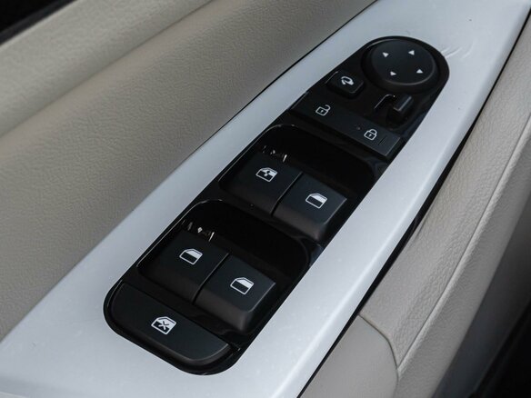 2026 Kia Sportage (China) III (NP) Рестайлинг, белый, 4150000 рублей - вид 20