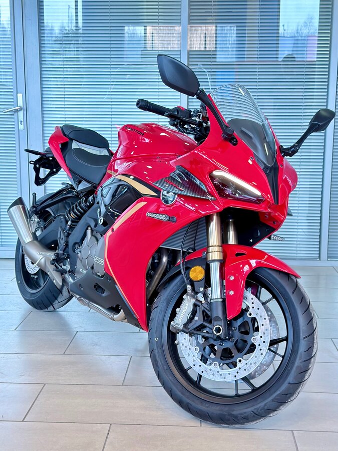 QJMotor SRK 600 RC