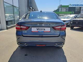 2026 Lada (ВАЗ) Vesta I Рестайлинг (NG), серый, 1892900 рублей, вид 4
