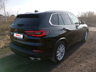 2021 BMW X5 25d IV (G05/G18), чёрный, 5850000 рублей, вид 3