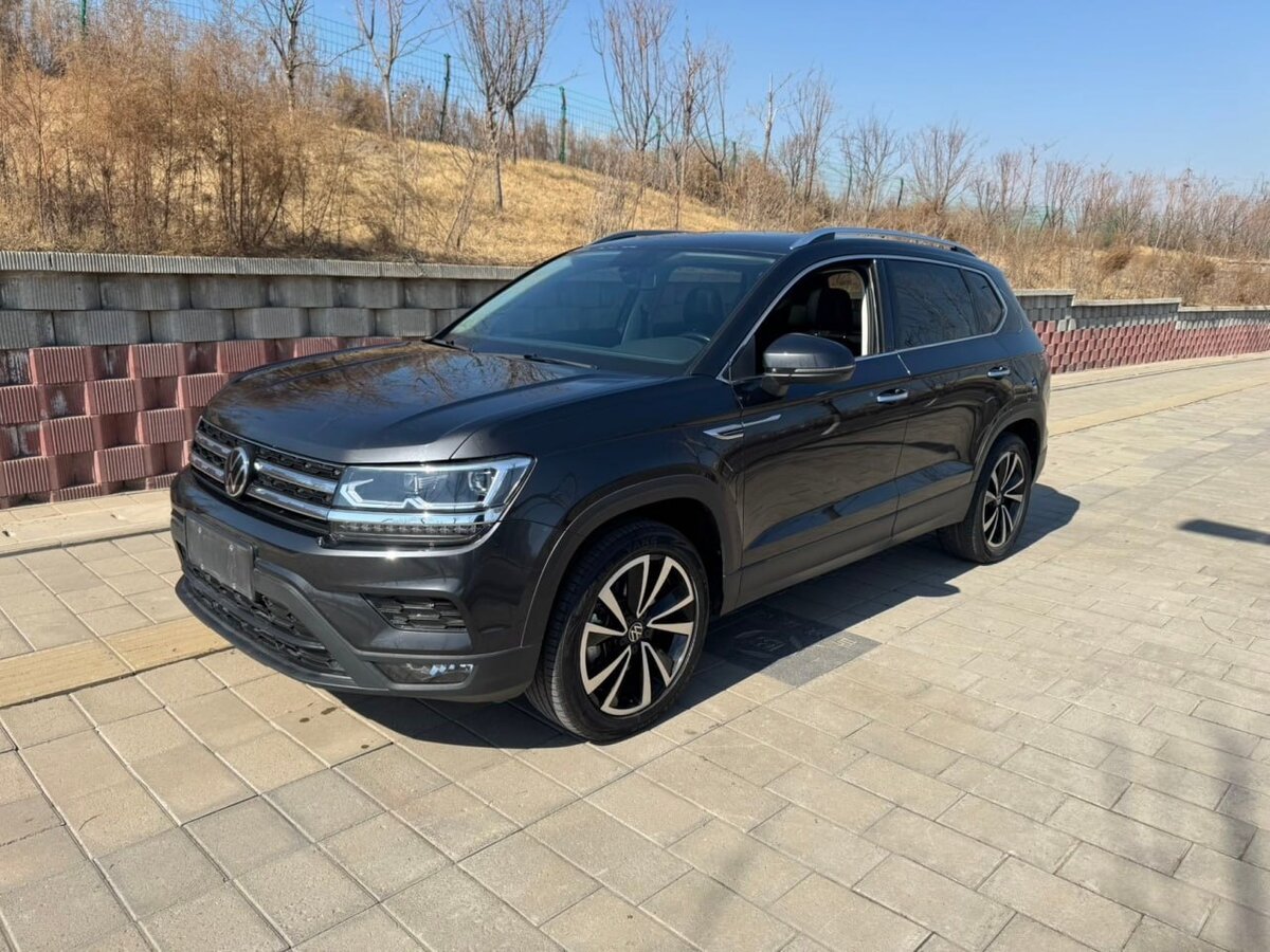 Volkswagen Tharu I