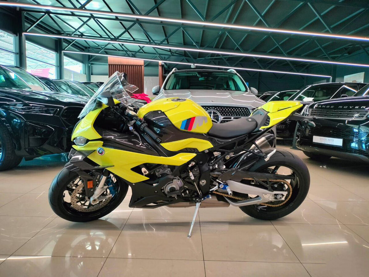 BMW M 1000 RR