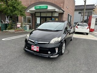2015 Toyota Prius III Рестайлинг (XW30), чёрный, 1340000 рублей, вид 1