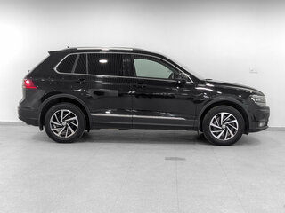 2019 Volkswagen Tiguan II, чёрный, 2685000 рублей, вид 4