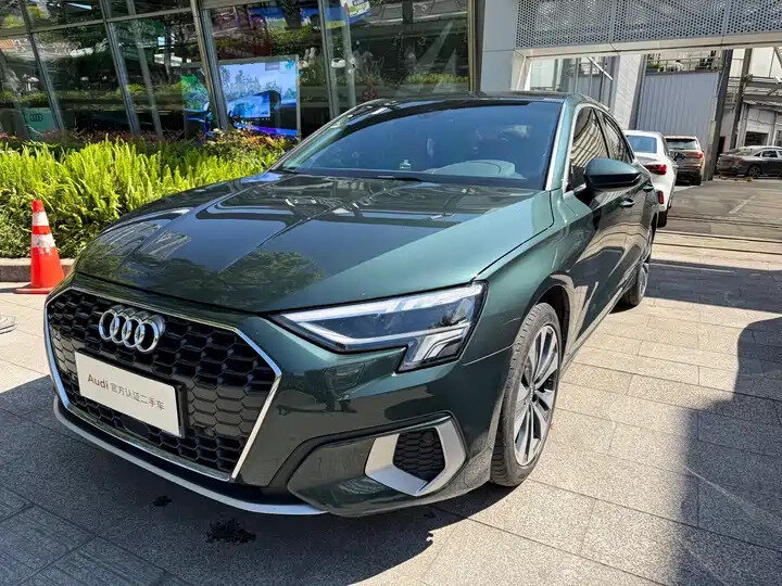 Audi A3 35 TFSI Long IV (8Y)
