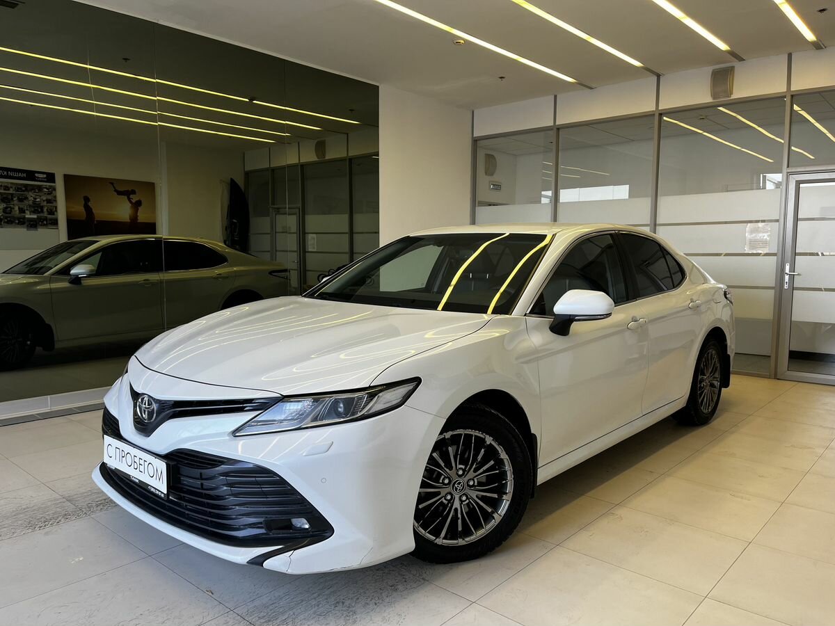 Toyota Camry VIII (XV70)