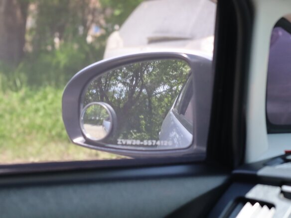 2012 Toyota Prius III Рестайлинг (XW30), голубой, 1000000 рублей - вид 12