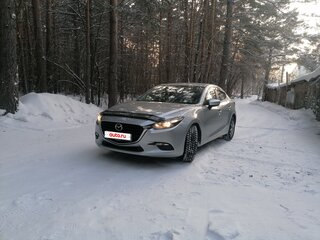 2018 Mazda Axela III Рестайлинг, серебристый, 1300000 рублей, вид 2