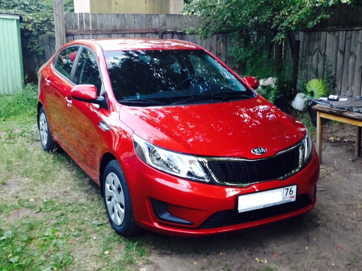 Kia Rio 2013 красный