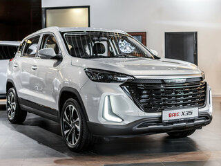 Купить новый BAIC X35 2019-2024 1.5 CVT (136 л.с.) бензин вариатор в  Санкт-Петербурге: серебристый БАИК Икс35 2023 внедорожник 5-дверный 2023  года по цене 2 367 000 рублей на Авто.ру