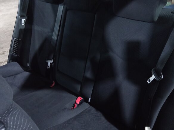 2012 Toyota Prius III Рестайлинг (XW30), белый, 1400000 рублей - вид 21