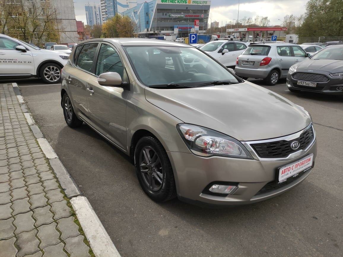 Купить б/у Kia Ceed I 1.4 MT (109 л.с.) бензин механика в