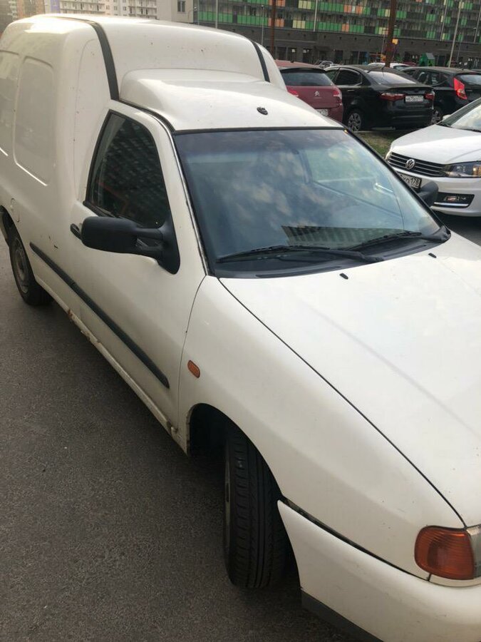 Купить б/у Volkswagen Caddy II 1.4 MT (60 л.с.) бензин