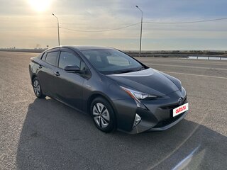 2016 Toyota Prius IV (XW50), серый, 1950000 рублей, вид 1