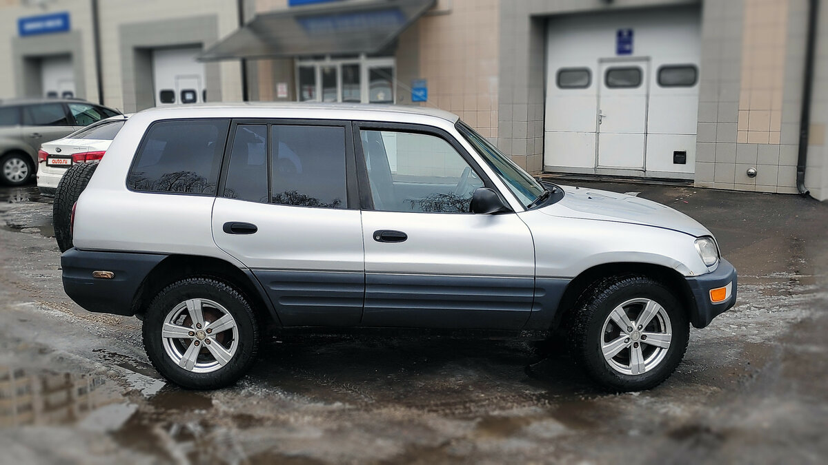 Toyota rav4 i xa10