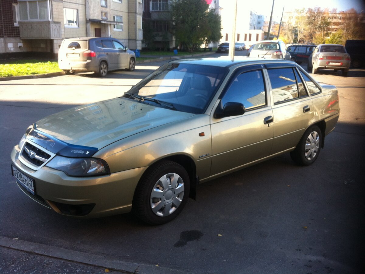 Daewoo Nexia цвет золотистый