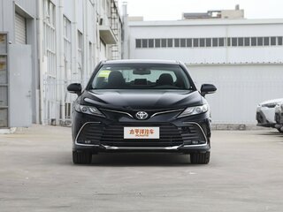 2022 Toyota Camry VIII (XV70) Рестайлинг, чёрный, 2390000 рублей, вид 1
