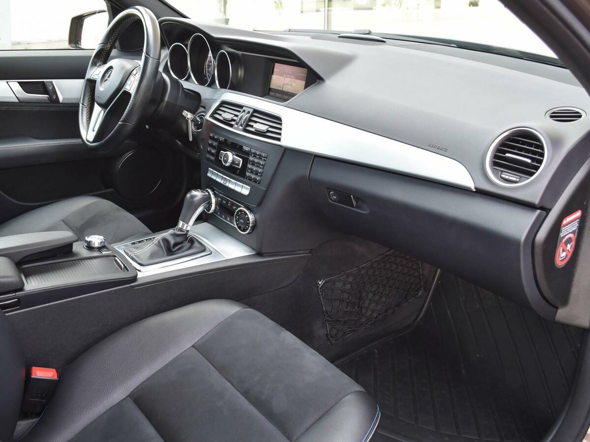 Mercedes Benz c class 2008 салон