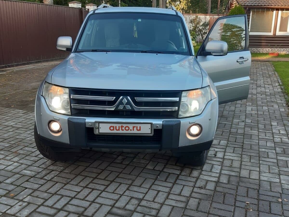 Купить б/у Mitsubishi Pajero IV 3.8 AT (250 л.с.) 4WD бензин автомат в ...