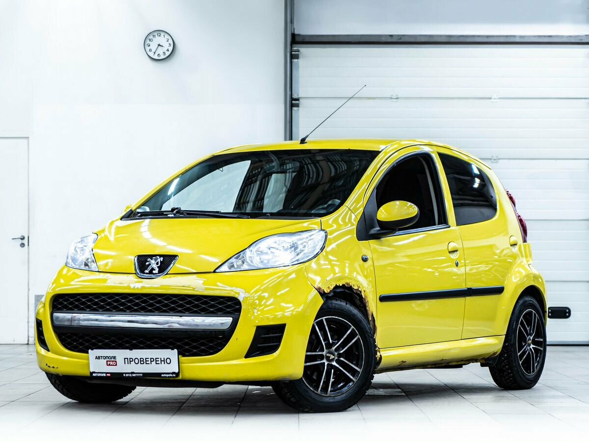 Купить б/у Peugeot 107 I Рестайлинг 1.0 AMT (68 л.с.) бензин робот в ...