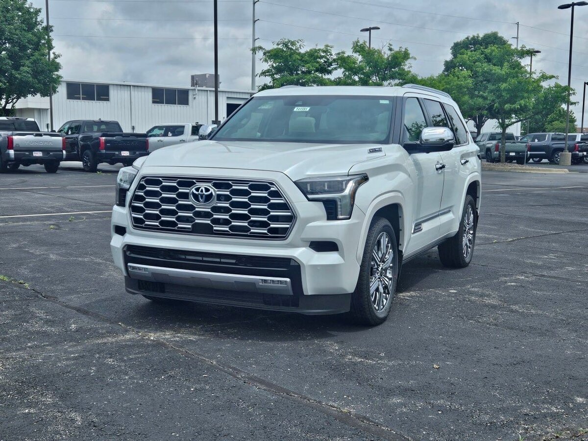 Купить новый Toyota Sequoia III 3.5hyb AT (437 л.с.) 4WD гибрид автомат ...