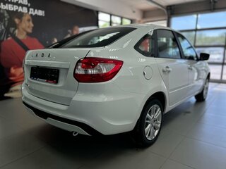 2026 Lada (ВАЗ) Granta I Рестайлинг, белый, 1218000 рублей, вид 3